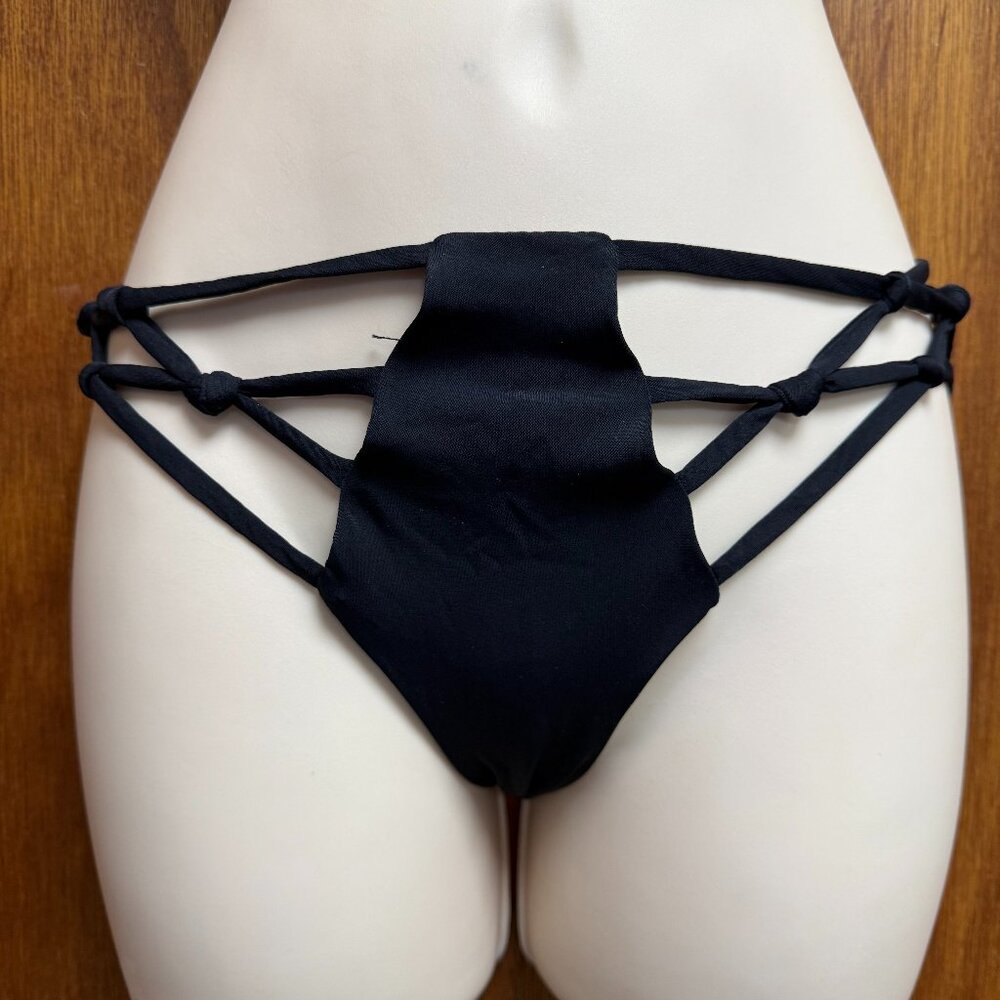 Sauvage Bikini Bottom Black Strappy Vintage Size SMALL NWOT Victorias Secret